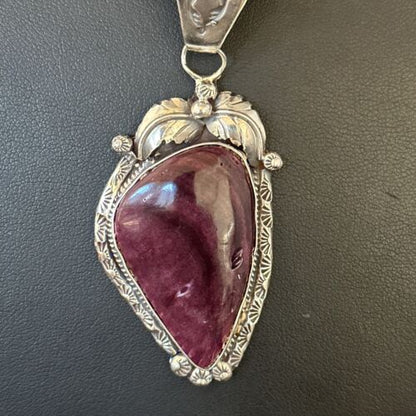 Navajo Purple Spiny Oyster Necklace Pendant for Women | Sterling Silver | Authentic Native American Handmade | 14661
