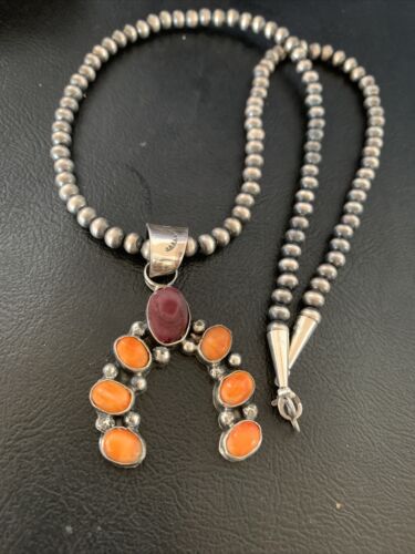 Navajo Pearls Sterling Silver Necklace | Spiny Oyster Cluster Naja Pendant | 12920
