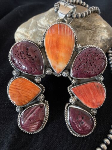 Navajo Sterling Silver Necklace with Purple Red Spiny Oyster Naja Pendant | 967