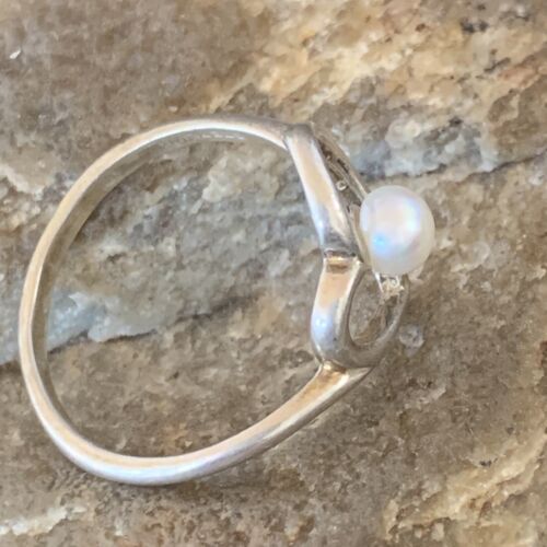 Navajo Old Pawn White Pearl Heart Ring | Sterling Silver | Sz 7 | Authentic Native American Handmade | 13177