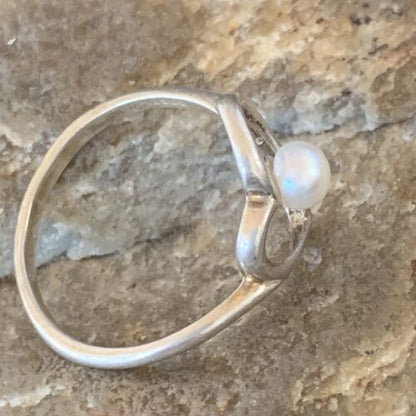 Navajo Old Pawn White Pearl Heart Ring | Sterling Silver | Sz 7 | Authentic Native American Handmade | 13177