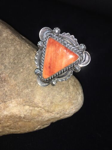 Native American Men's Navajo Red Spiny Oyster Ring | Sterling Silver | Sz 7.5 | 01809 - Masha USA