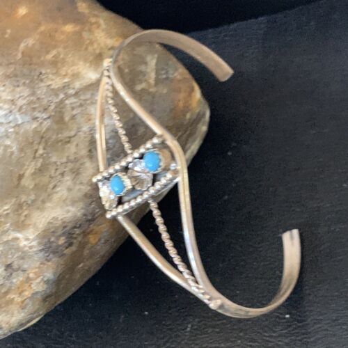 Handmade Women's Sterling Silver Blue Kingman Turquoise Cuff Wire Bracelet | 12879