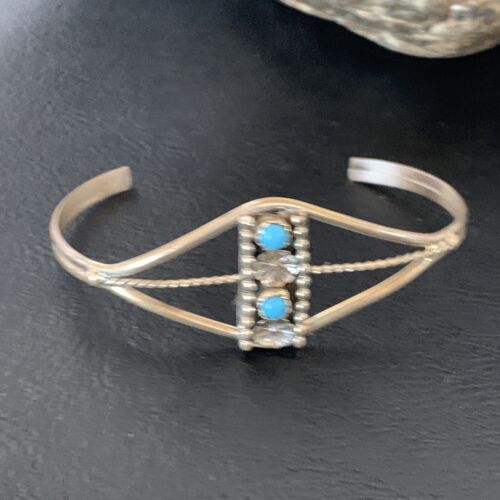 Handmade Women's Sterling Silver Blue Kingman Turquoise Cuff Wire Bracelet | 12879
