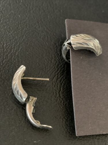 Old Pawn Diamond Cut Sterling Silver Hoop Stud Earrings | 0.25" | 13011