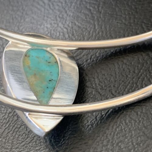 Minimalist Women's Blue Kingman Turquoise Cuff Wire Bracelet | Sterling Silver | 12867