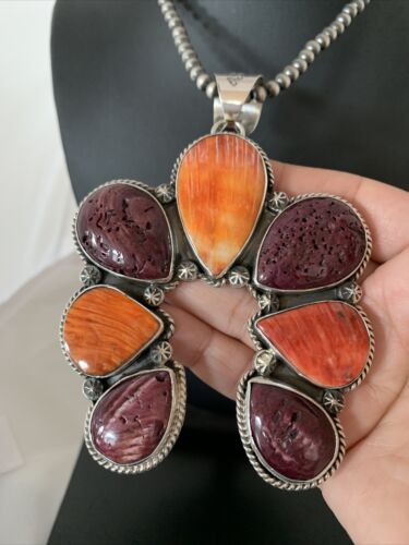 Navajo Sterling Silver Necklace with Purple Red Spiny Oyster Naja Pendant | 967