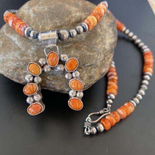 Navajo Pearls Sterling Silver Necklace | Orange Spiny Oyster Naja Pendant | 11346