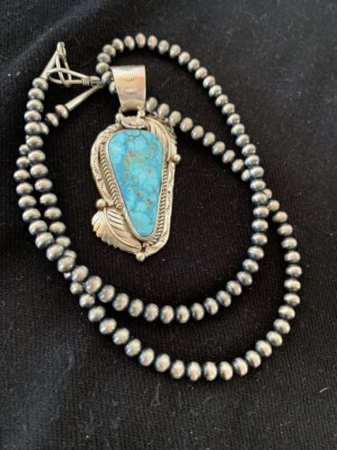 Navajo Pearls Necklace with Blue Kingman Turquoise Pendant | Sterling Silver | 391