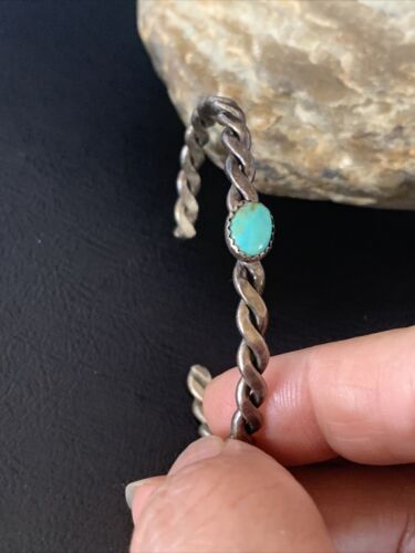 Handmade Women's Sterling Silver Blue Kingman Turquoise Cuff Wire Bracelet | 13115