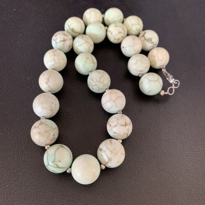 Native American Women's Navajo Green Jade Bead Necklace | Sterling Silver | 16mm | 18" | 13264
