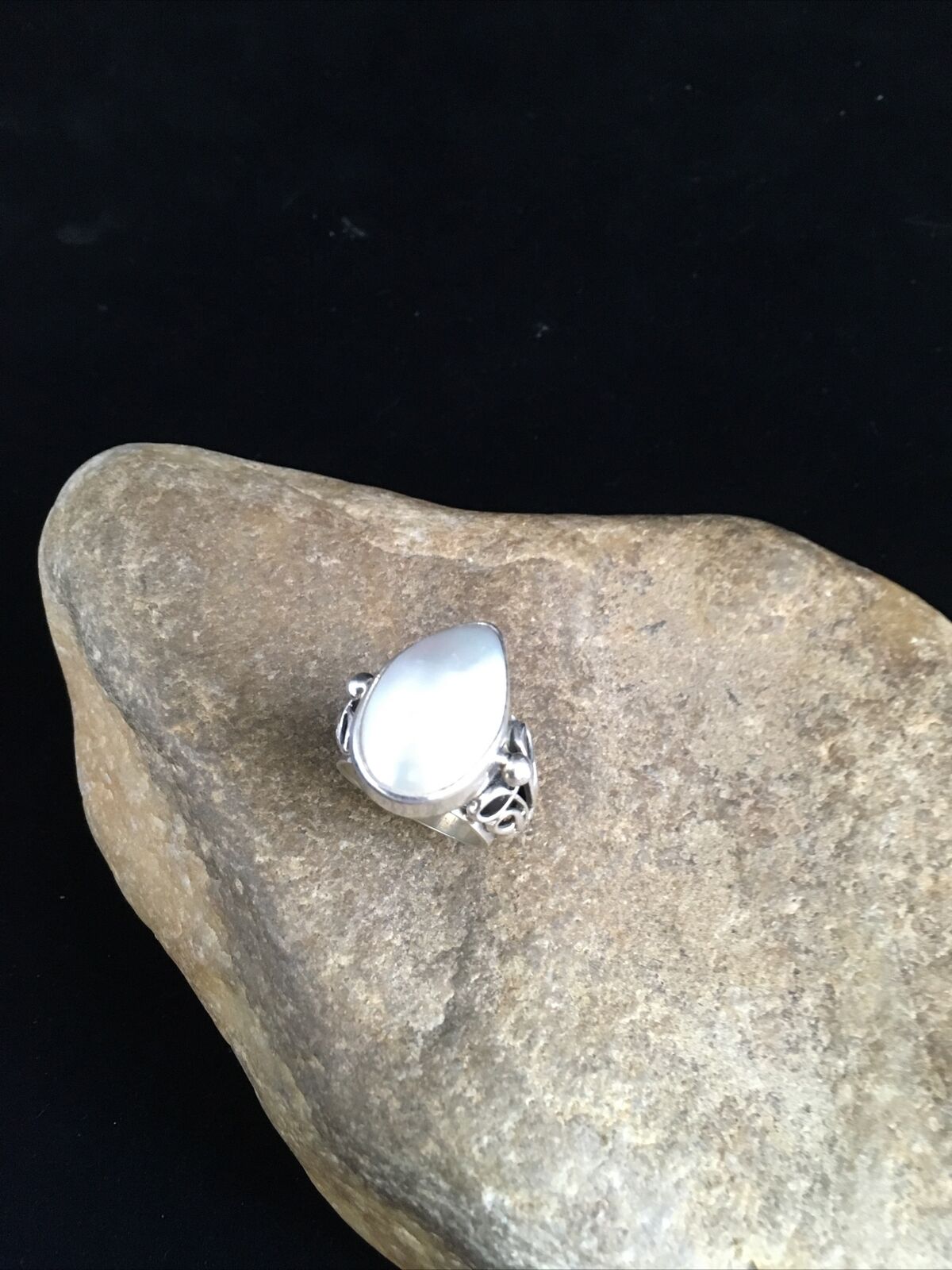 Navajo Women's White Mother of Pearl Ring | Sterling Silver | Sz 8 | Authentic Native American Handmade | 1718