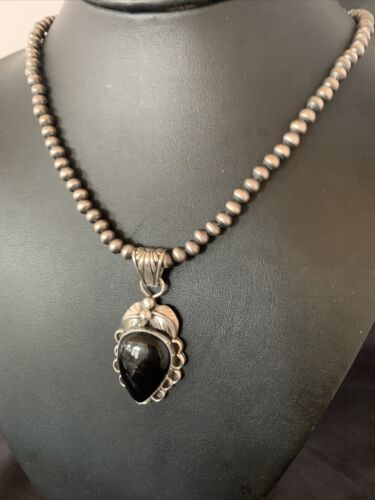 Native American Men's Navajo Pearls Necklace | Sterling Silver Black Onyx Pendant | 13096 - Masha USA