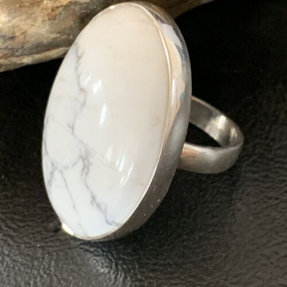 Native American Women's Navajo White Howlite Ring | Sterling Silver | Sz 8 | 11725