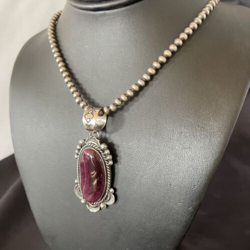 Navajo Purple Spiny Oyster Pendant Necklace | Sterling Silver | Authentic Native American Handmade | 11304
