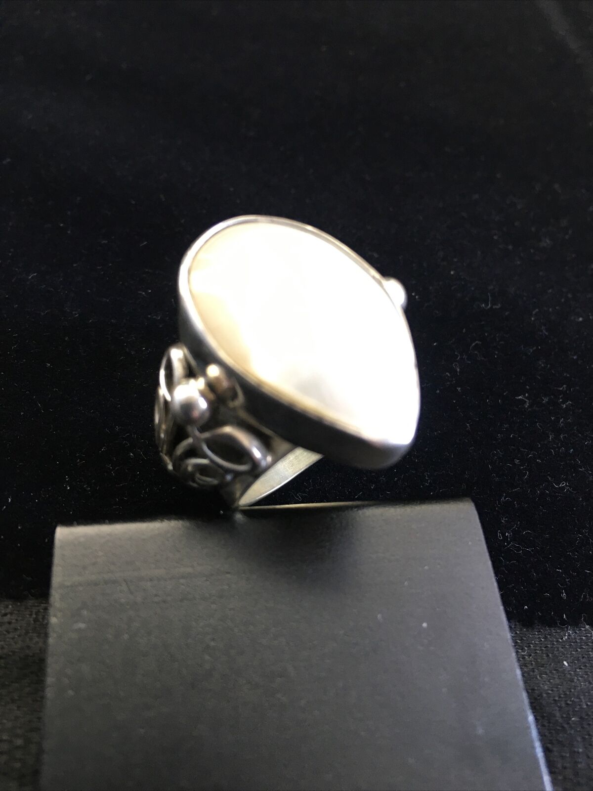 Navajo Women's White Mother of Pearl Ring | Sterling Silver | Sz 8 | Authentic Native American Handmade | 1718