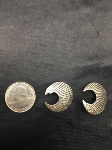 Native American Navajo Crescent Earrings | Sterling Silver | 1" | 4487 - Masha USA