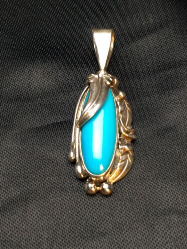 Southwestern Turquoise Blue Pendant Necklace | Sterling Silver | Navajo | 8917