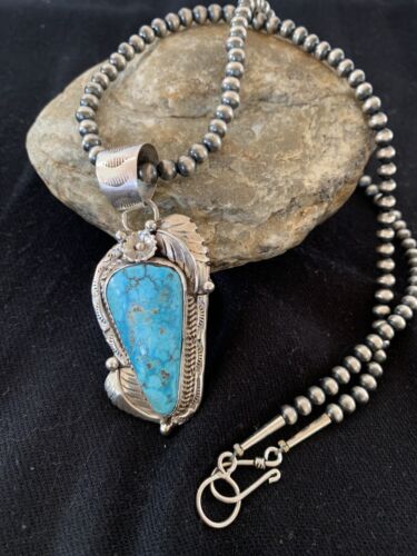 Navajo Pearls Necklace with Blue Kingman Turquoise Pendant | Sterling Silver | 391