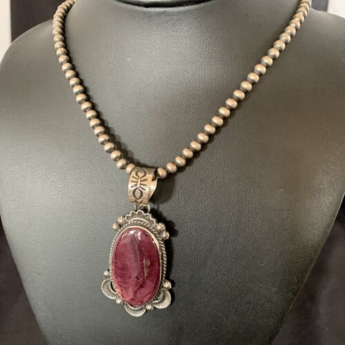 Navajo Purple Spiny Oyster Pendant Necklace | Sterling Silver | Authentic Native American Handmade | 11303