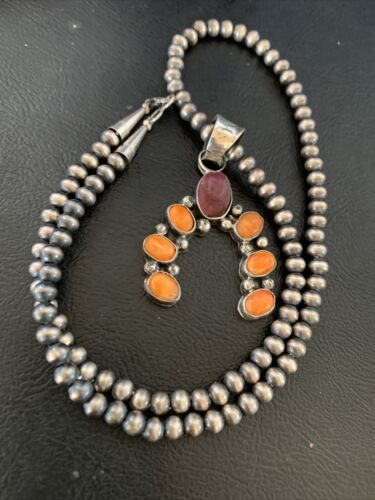 Navajo Pearls Sterling Silver Necklace | Spiny Oyster Cluster Naja Pendant | 12920