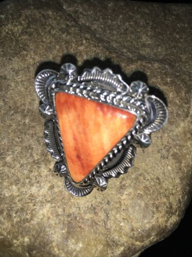 Native American Men's Navajo Red Spiny Oyster Ring | Sterling Silver | Sz 7.5 | 01809 - Masha USA