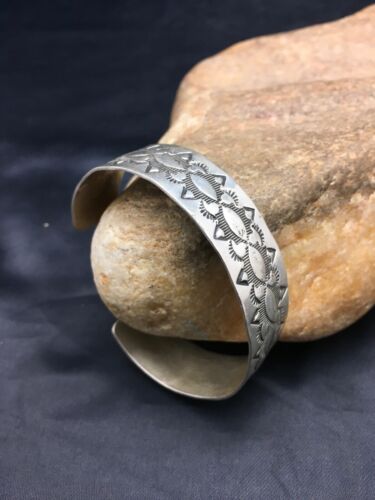 Native American Navajo Old Pawn Bracelet | Sterling Silver | Sz 5.75 | 1027