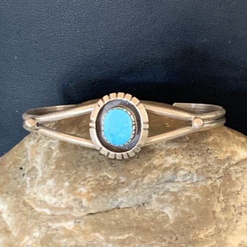 Handmade Women's Sterling Silver Blue Kingman Turquoise Cuff Wire Bracelet | 12878