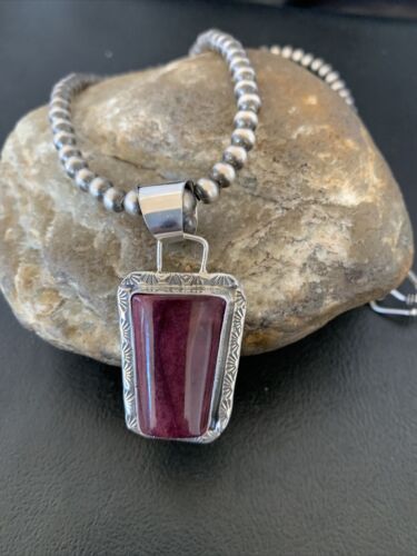 Navajo Pearls Purple Spiny Oyster Pendant Necklace | Sterling Silver | Authentic Native American Handmade | 10947
