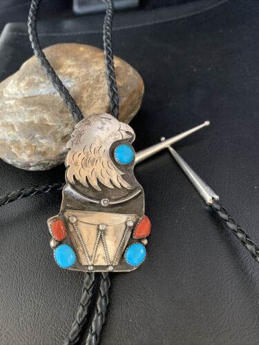 Navajo Eagle Head Bolo Tie | Men's Blue Kingman Turquoise Coral | Sterling Silver | 13670 - Masha USA