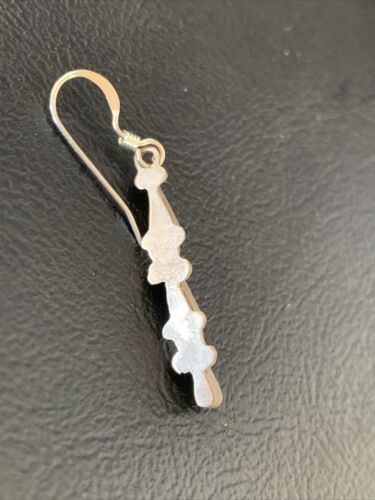Zuni Handmade Kingman Turquoise Needle Point Dangle Earrings | Sterling Silver | 13024
