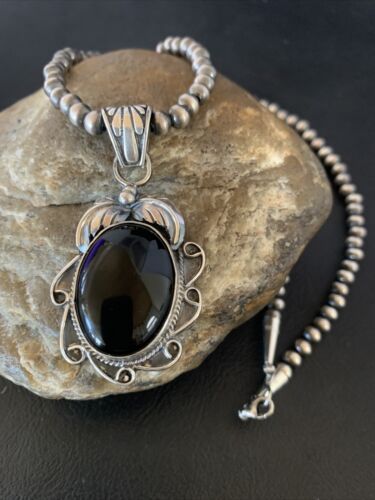 Native American Men's Navajo Pearls Necklace with Black Onyx Pendant | Sterling Silver | 13089