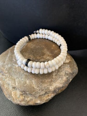 Memory Wire Stainless Steel Howlite Onyx Bead Bracelet | Sterling Silver | Native American Handmade | 1957