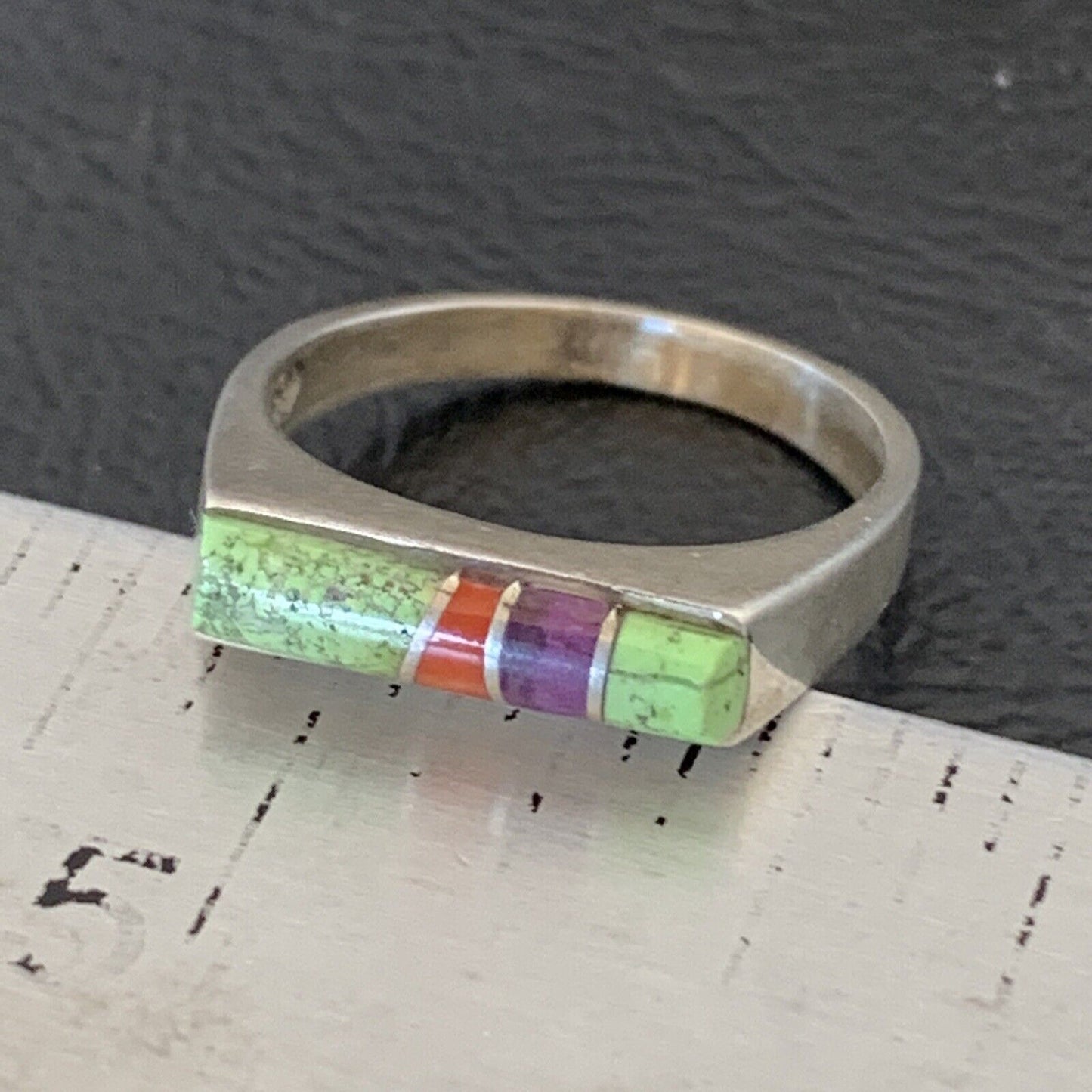 Southwestern Navajo Green Gaspeite Sugilite Red Coral Inlay Ring | Sz 5 | 10998