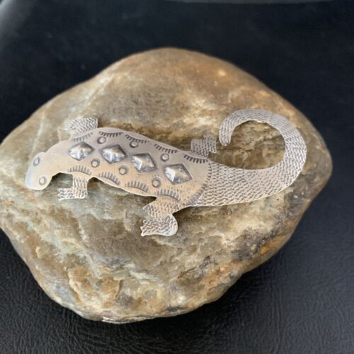 Navajo Handmade Stamped Lizard Gecko Pin | Sterling Silver | Authentic Native American | 13681