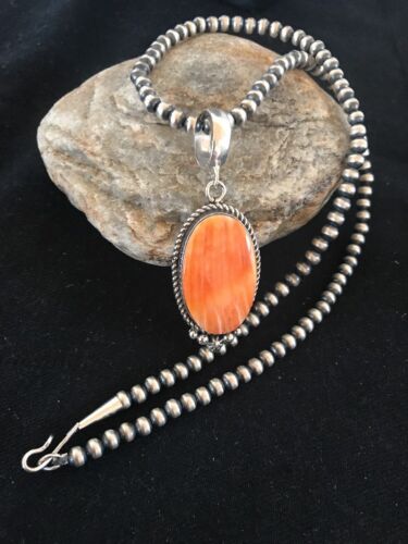 Spiny Oyster Pendant Necklace | Navajo Sterling Silver | Authentic Native American - Masha USA