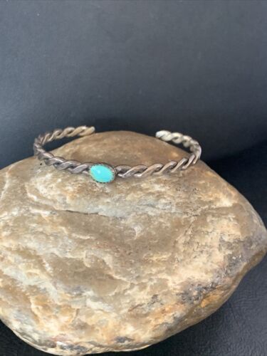 Handmade Women's Sterling Silver Blue Kingman Turquoise Cuff Wire Bracelet | 13115