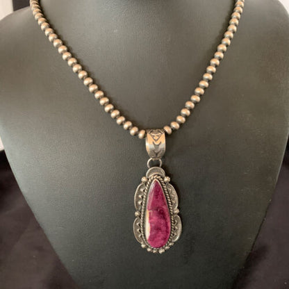Navajo Purple Spiny Oyster Pendant Necklace | Sterling Silver | Authentic Native American Handmade | 11307