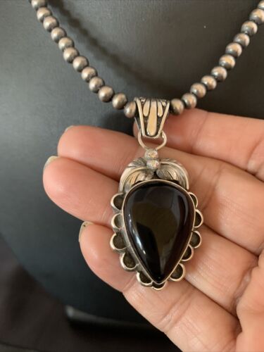 Native American Men's Navajo Pearls Necklace | Sterling Silver Black Onyx Pendant | 13096 - Masha USA