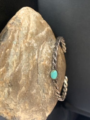 Handmade Women's Sterling Silver Blue Kingman Turquoise Cuff Wire Bracelet | 13115