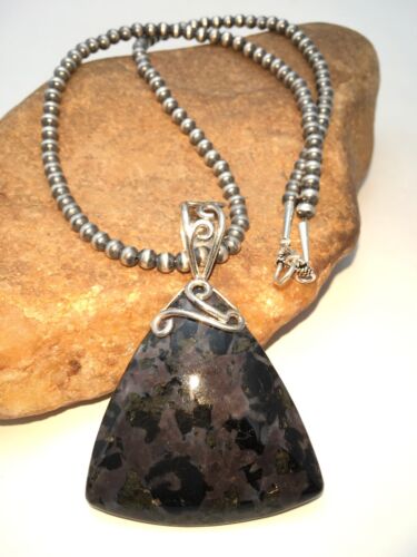 Native American Agate Pendant | Navajo Pearls Sterling Silver Necklace | 4382