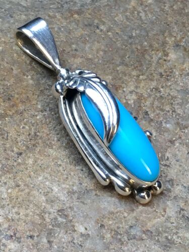 Southwestern Turquoise Blue Pendant Necklace | Sterling Silver | Navajo | 8917