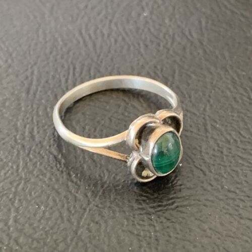 Southwestern Old Pawn Navajo Green Malachite Ring | Sterling Silver | Sz 7 | 10874