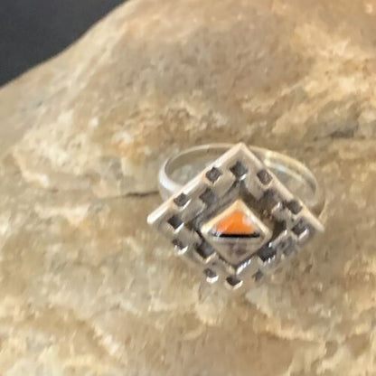 Native American Women's Navajo Sugilite Spiny Oyster Inlay Ring | Sz 6 | 11288 - Masha USA