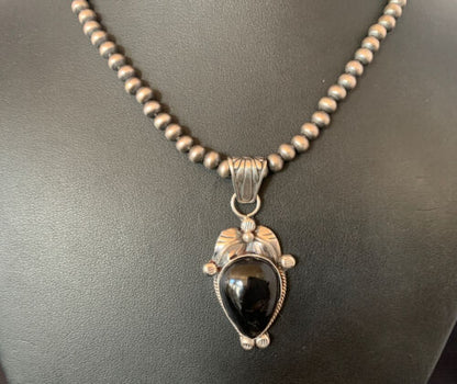 Native American Men's Navajo Pearls Necklace with Black Onyx Pendant | Sterling Silver | 13100 - Masha USA