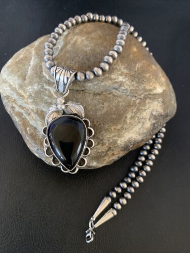 Native American Men's Navajo Pearls Necklace | Sterling Silver Black Onyx Pendant | 13096 - Masha USA