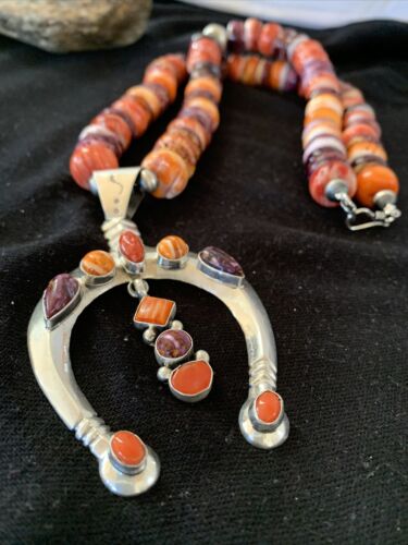 Navajo Pearls Necklace with Orange Spiny Oyster Naja Pendant | Sterling Silver | 01185