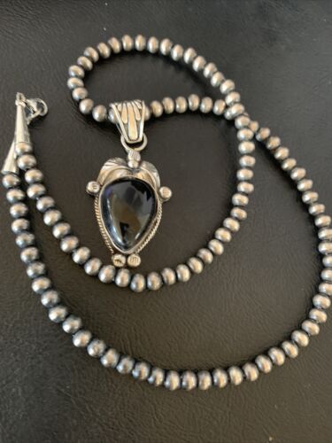 Native American Men's Navajo Pearls Necklace with Black Onyx Pendant | Sterling Silver | 13100 - Masha USA