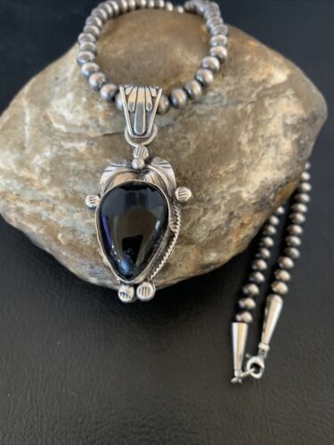 Native American Men's Navajo Pearls Necklace with Black Onyx Pendant | Sterling Silver | 13100 - Masha USA