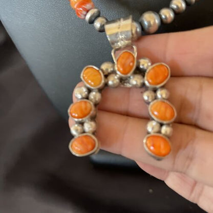 Navajo Pearls Sterling Silver Necklace | Orange Spiny Oyster Naja Pendant | 11346